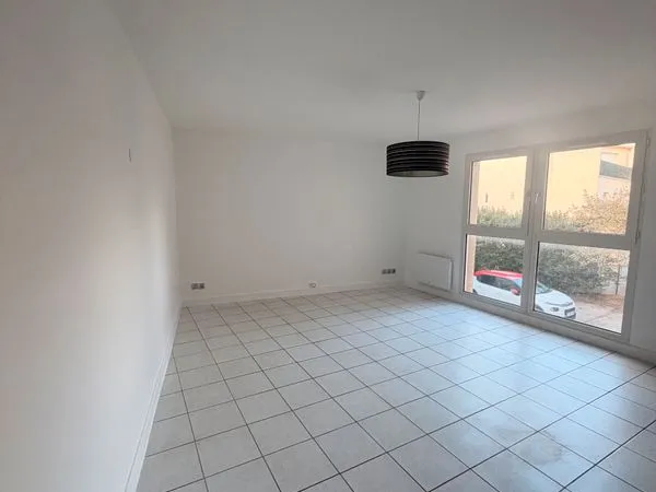 Grand studio rénové Conflans Ste Honorine