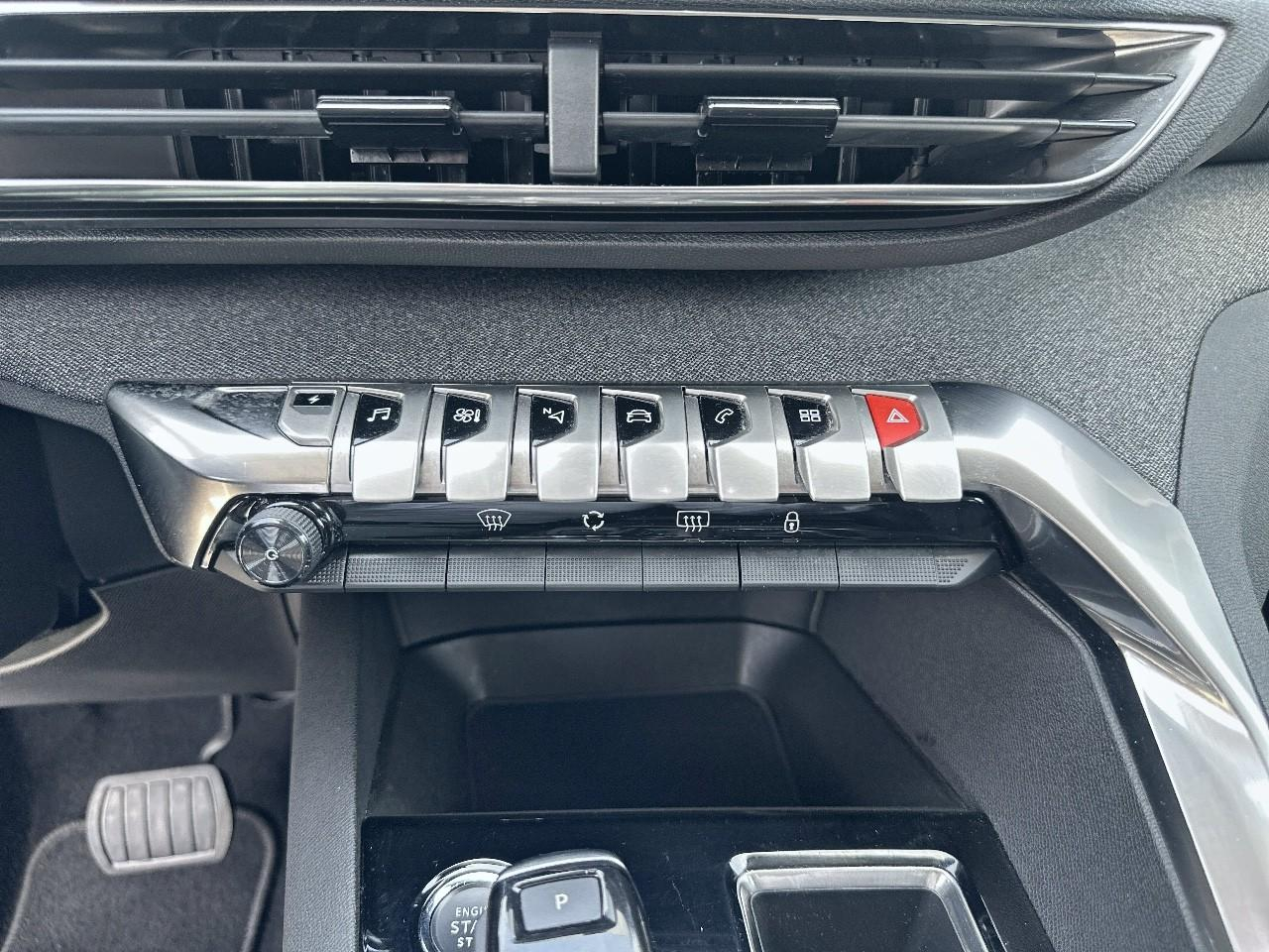 Peugeot 3008 hybrid 225ch allure pack e-eat8 — photo 16