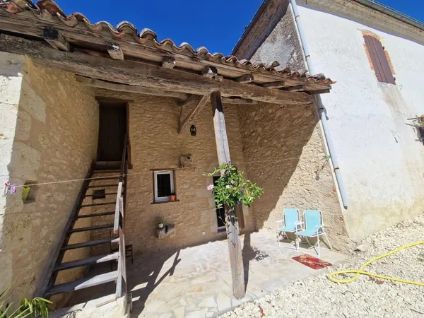JEGUN - Dans un hameau jolie maison Type 2