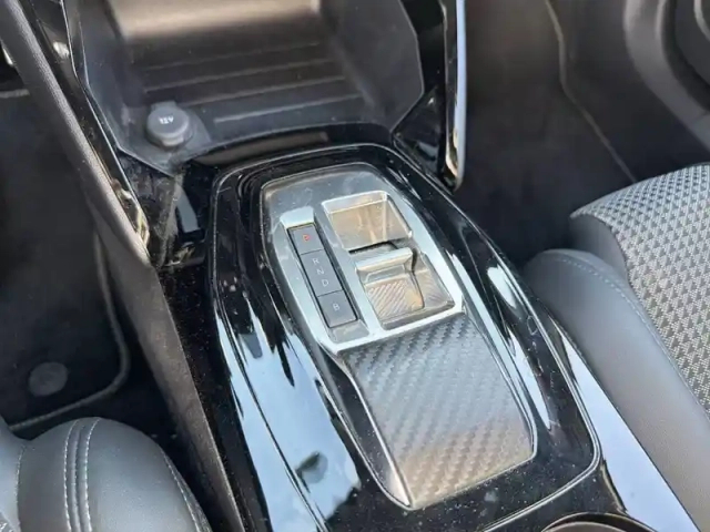 Peugeot 2008 electrique 136 ch — photo 14