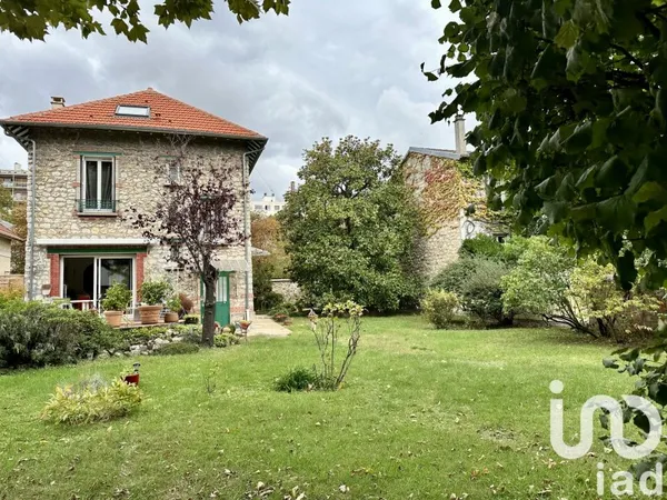 Terrain 828 m²