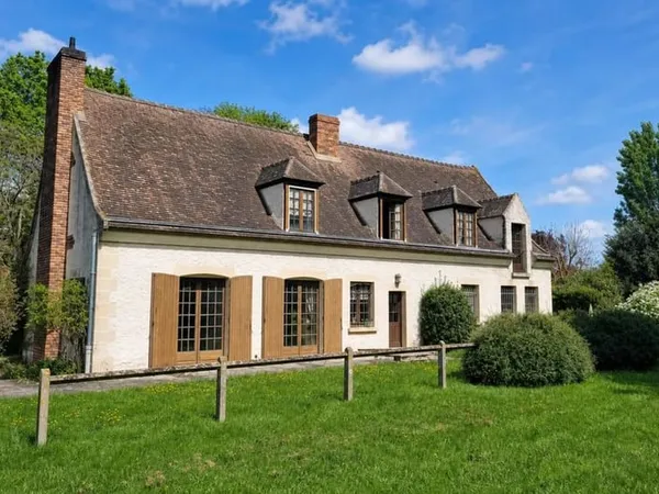 Maison longère à rénover - 10 pièces, 240 m²- sur un parc arboré