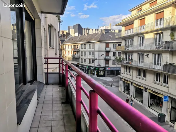 A louer t3 place de la pucelle avec parking