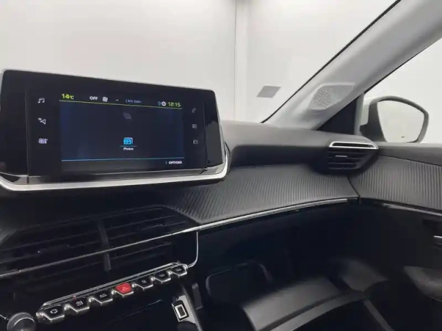 Peugeot 208 electrique 50 kwh 136ch — photo 92