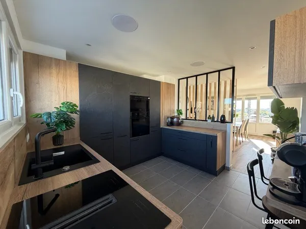 Appartement T4 dernier étage refait à neuf