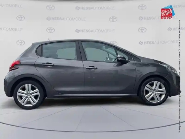 Peugeot 208 1.5 bluehdi 100ch e6.c signature bvm5 86g 5p — photo 4