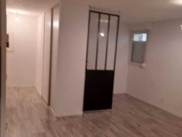 Location T1 bis 560 euros charges comprises