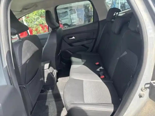 Dacia Duster 1.5 blue dci 115ch prestige 4x2 — photo 11
