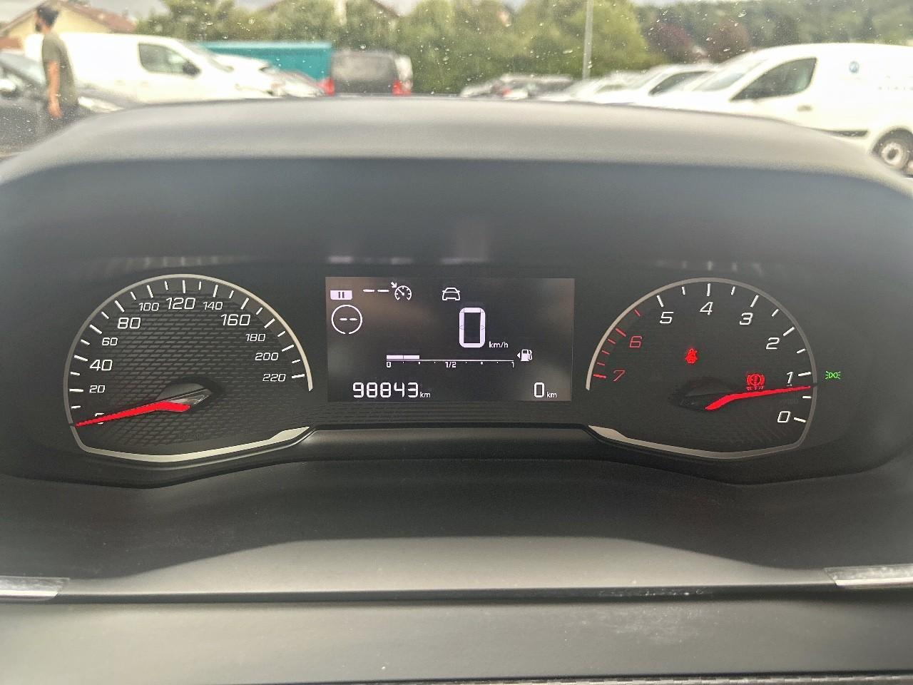 Peugeot 208 1.5 bluehdi 100 premium — photo 16