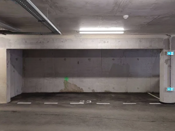 Parking 13 m²