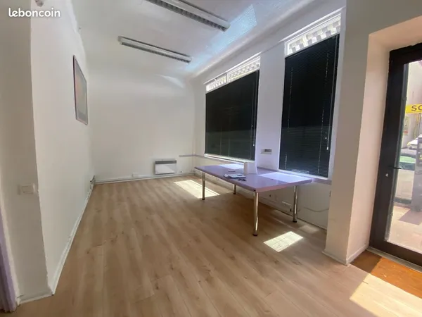 EXCLUSIVITE Antibes Local Commercial 65m2 proche gare SNCF