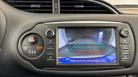 Toyota Yaris 100h Chic 5p — photo 29