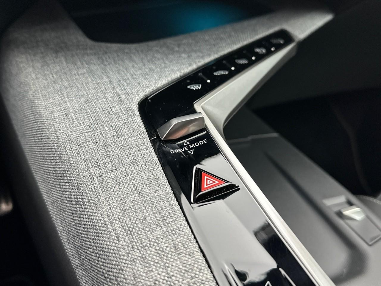 Peugeot 3008 hybrid 145 e-dcs6 gt — photo 29