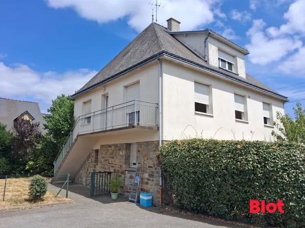 Chateaubourg - Appartement T4 - 75 m² - jardin privatif - 2 parkings