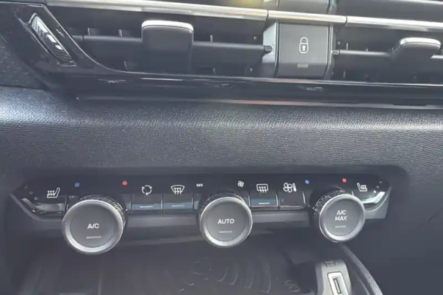 Citroën C4 bluehdi 130 eat8 — photo 14