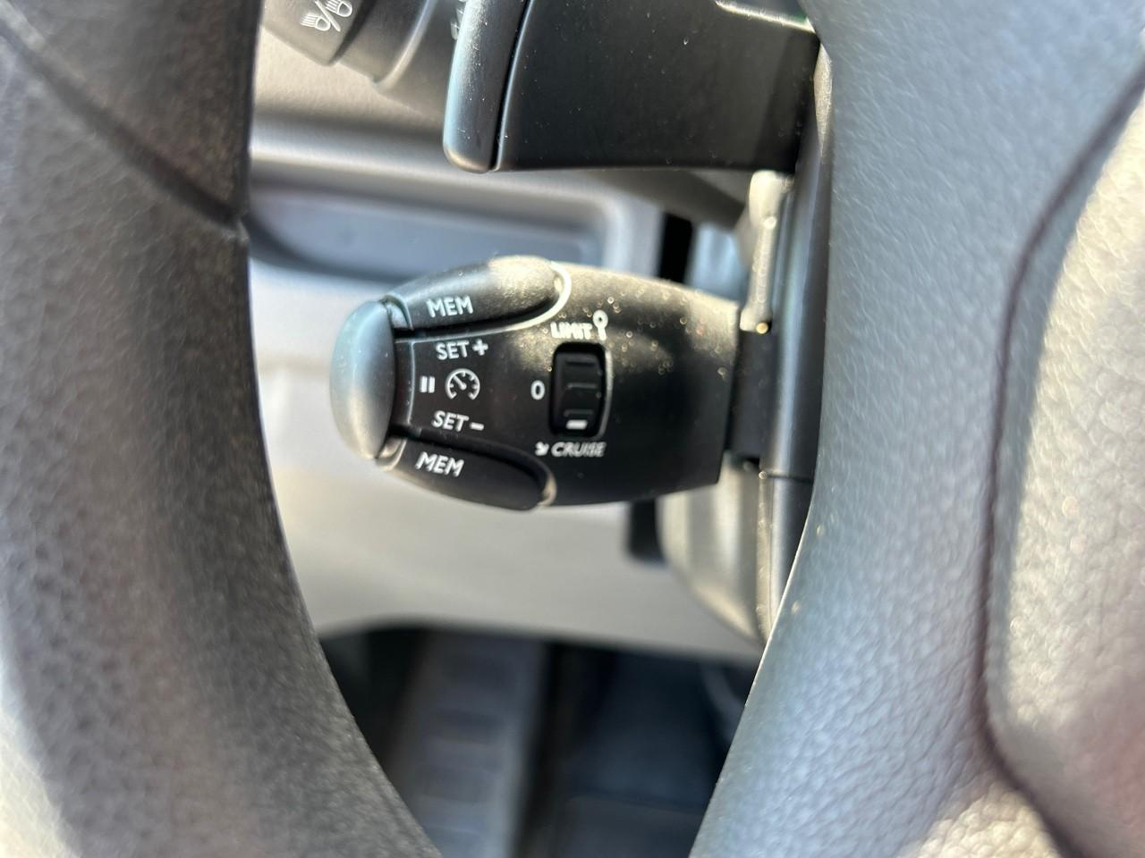 Peugeot Expert standard 2.0 bluehdi 180ch s&s asphalt eat8 — photo 15