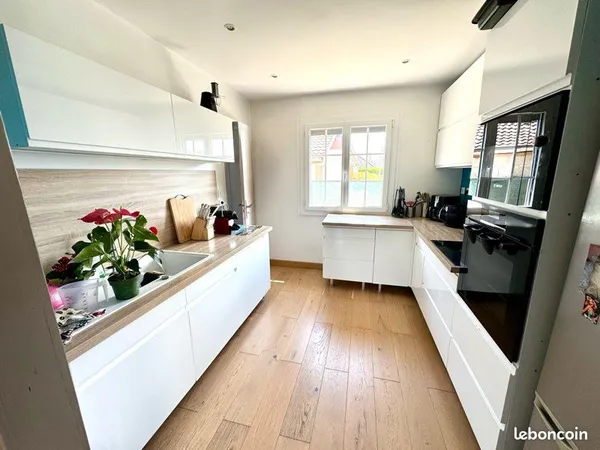 Maison individuelle rénovée - plain-pied - Trouy Bourg - 80m2