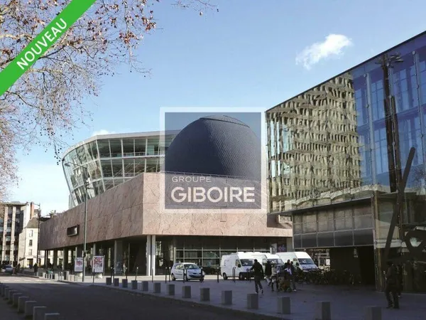 Local commercial 110 m²