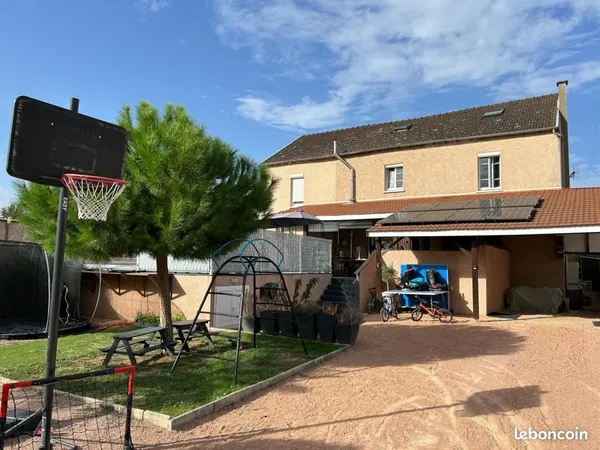 Maison 8 pièces 206 m²