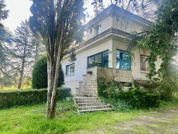 MONTAYRAL: Maison familiale de caractère sur plus d'1 hectare d