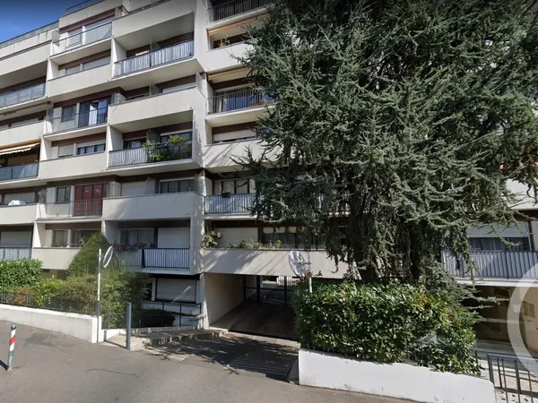 Parking 12 m²