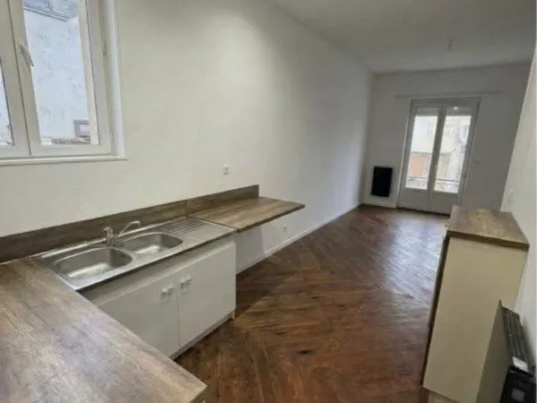 Appartement T2 bis 1 chambre et 1 bureau hyper centre avec grande terrasse