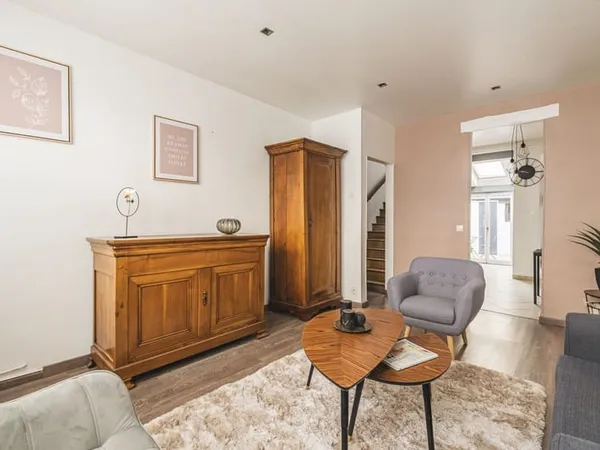 Maison 4 chambres et cour intérieure Secteur Jean Jaurès - pro