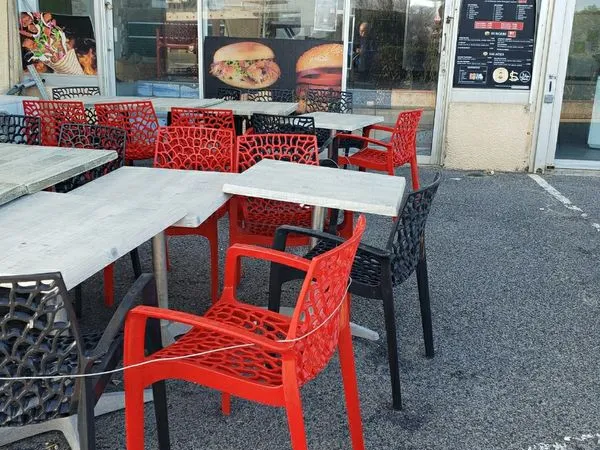 Local commercial secteur grande plage face au Lydia