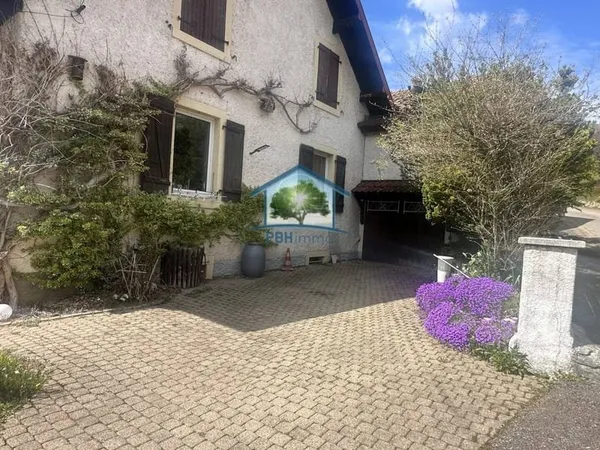 Maison 8 pièces 223 m²