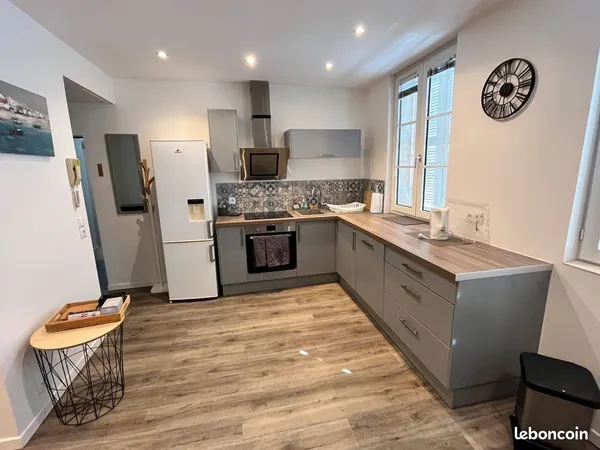 Appartement T3 rénové de 65m² Rochefort hyper-centre