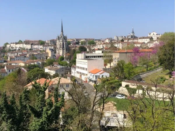 Magnifique appartement rénové avec terrasse et vue dégagée sur la ville - Centre-ville d'Angoulême