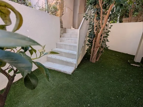 T3 duplex rénové à neuf — jardin + terrasse — centre-ville d'istres