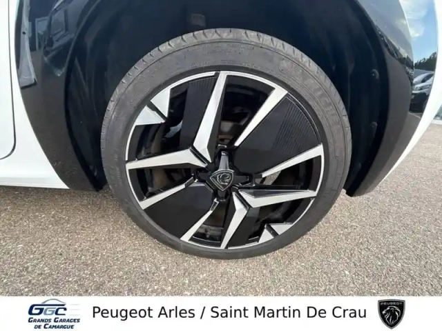 Peugeot 208 hybrid 136 e-dcs6 — photo 11