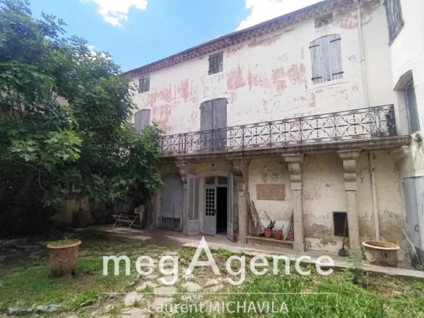 Maison 13 pièces 300 m²