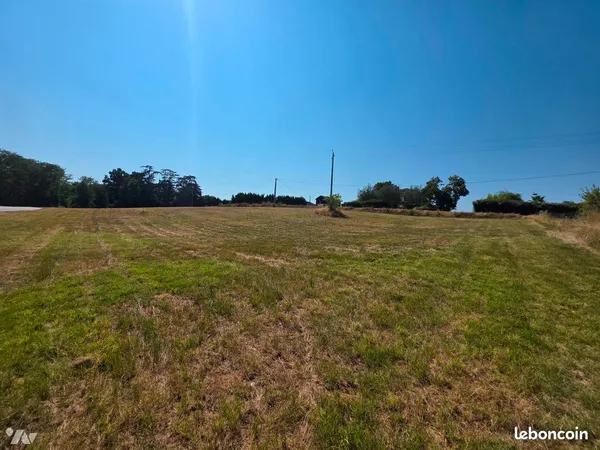 Terrain 1927 m² DAMAZAN