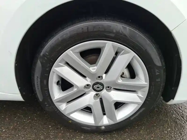 Renault Clio blue dci 100 ch gsr2 — photo 5