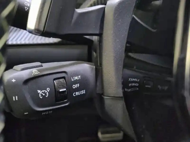 Peugeot 208 hybrid 110 e-dcs6 — photo 91