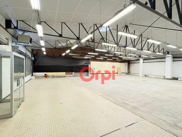 Local commercial 340 m²