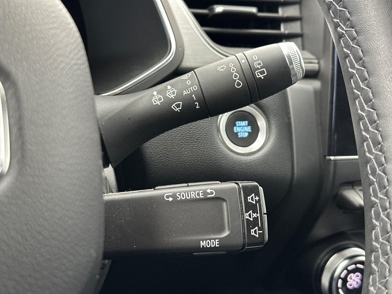 Renault Captur e-tech plug-in 160 intens — photo 23