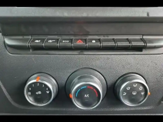 Renault Master plancb f3500 l3h1 2.3 blue dci 145ch confort eurovi — photo 7