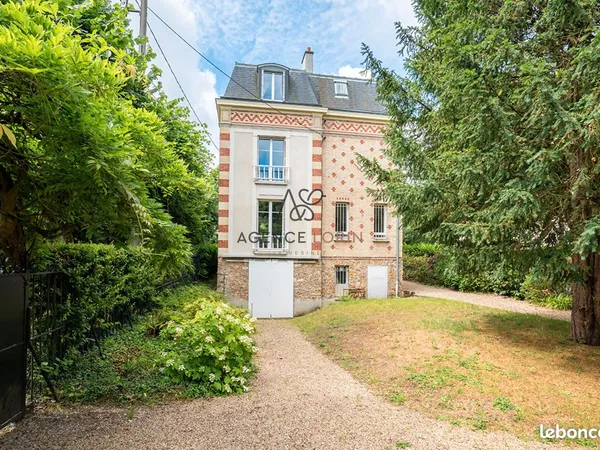 Propriété 8 pièces 180 m²