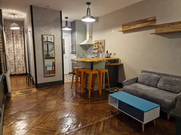 Loue studio meublé atypique