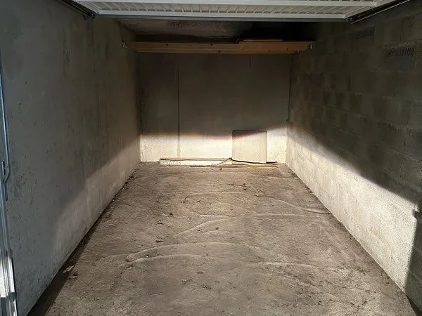 Stationnement Location Neuvecelle   150€