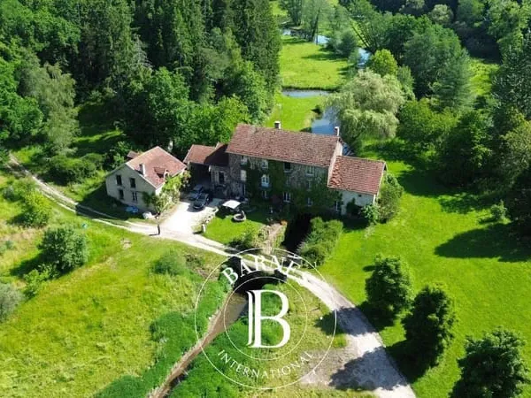 Maison 8 pièces 349 m²