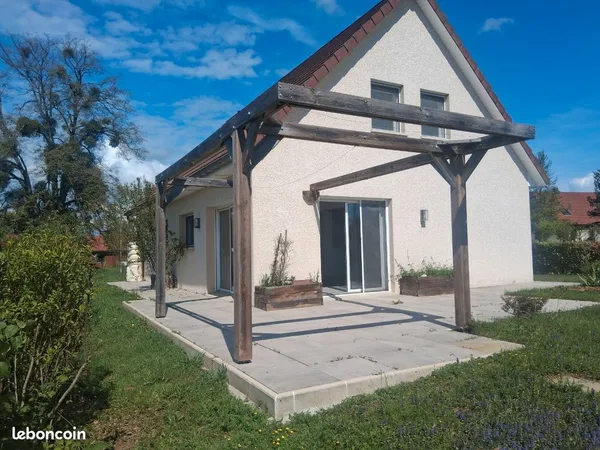 Maison 140 m2 dpe A sur terrain 8 ares