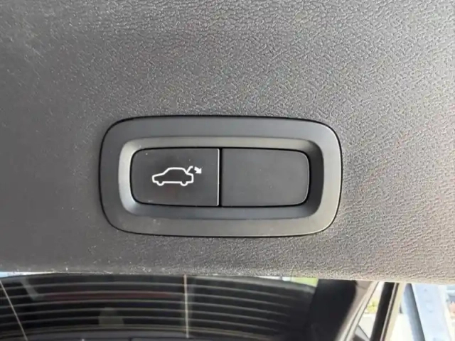 Volvo Xc40 d4 adblue awd 190ch r-design geartronic 8 — photo 15