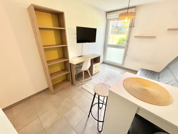 PROCHE CHU - Studio meublé sécurisé récent de 21.09m2 avec p