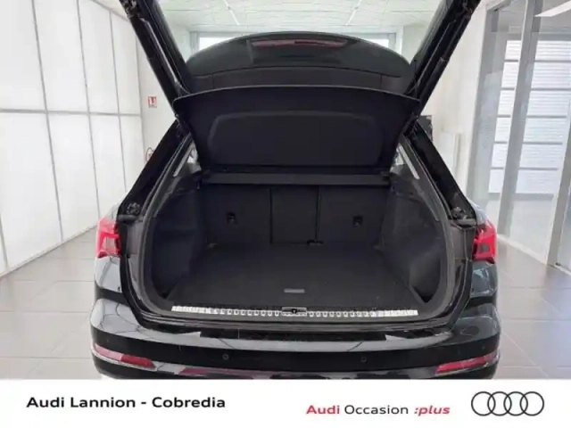 Audi Q3 35 tdi 150ch design s tronic 7 — photo 12