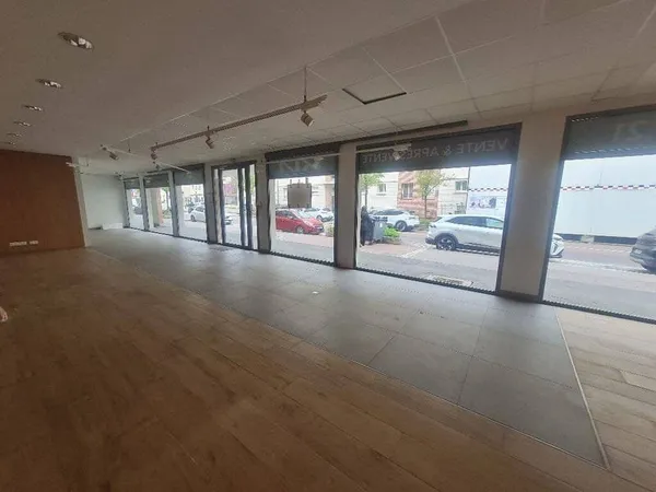 Local commercial 106 m²