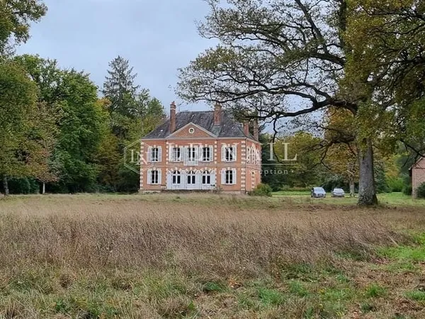 Belle propriété de 6,5 hectares en Sologne des Étangs à 2h10 de